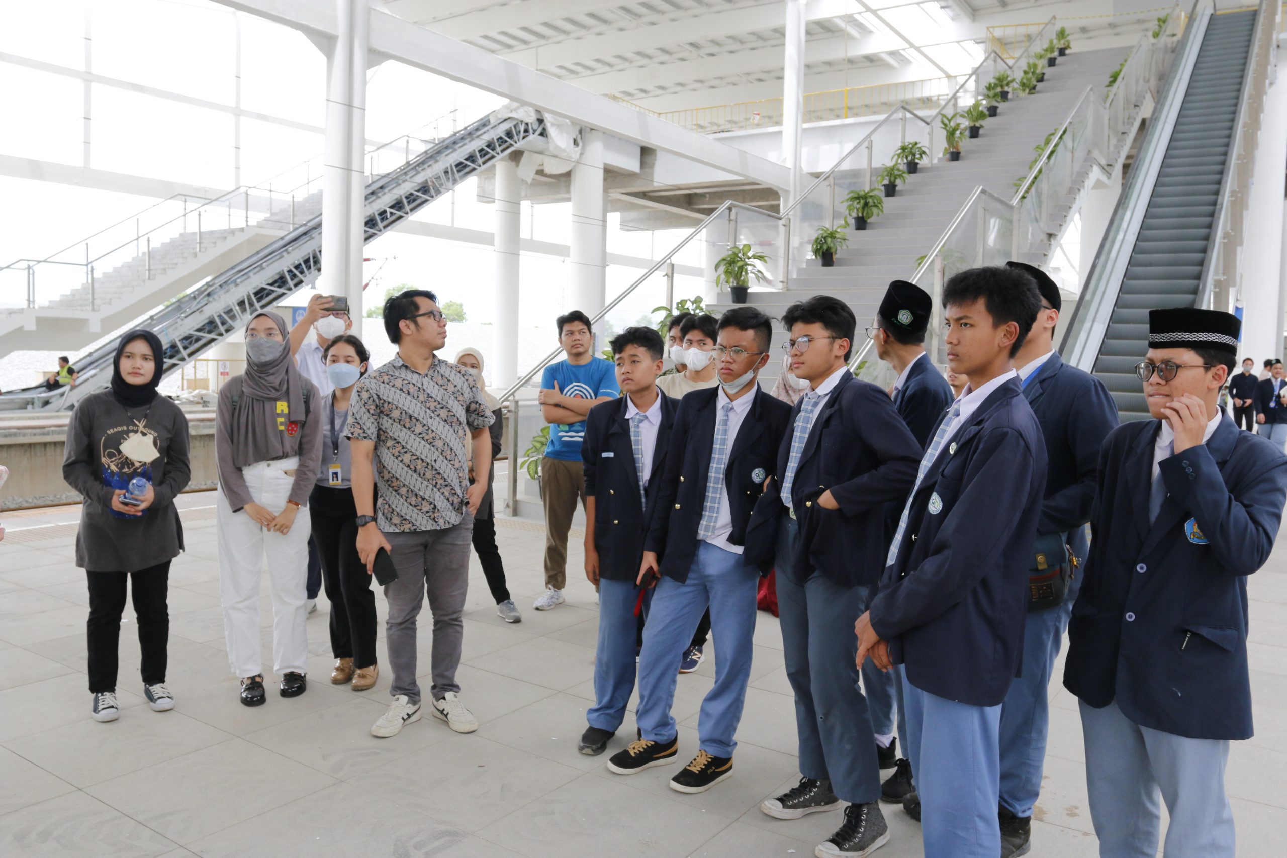 SEAQIS Team and High Schoolers Study Visit to Jakarta-Bandung High-Speed Railway