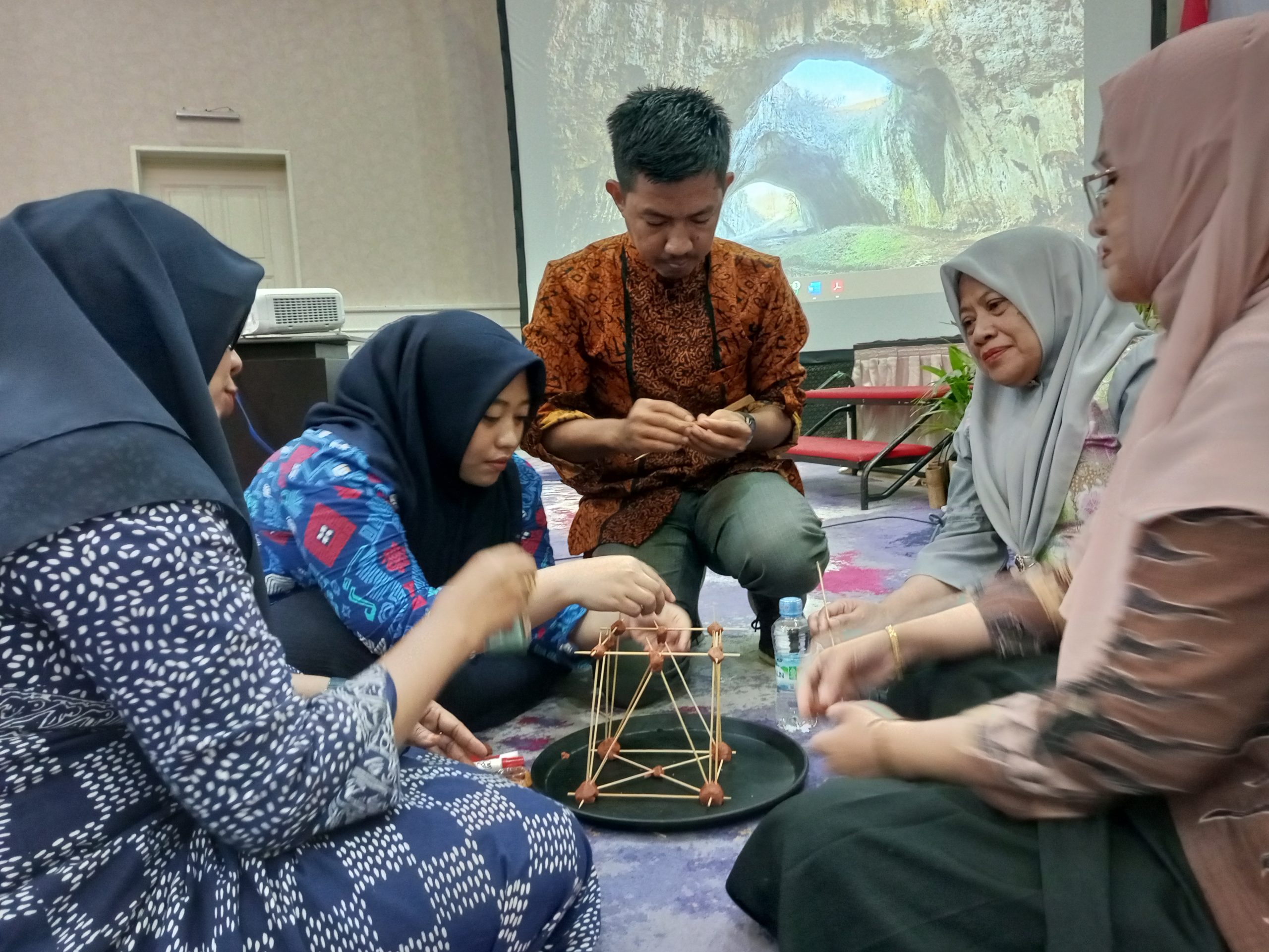 Spreading STEM Education in South Sulawesi