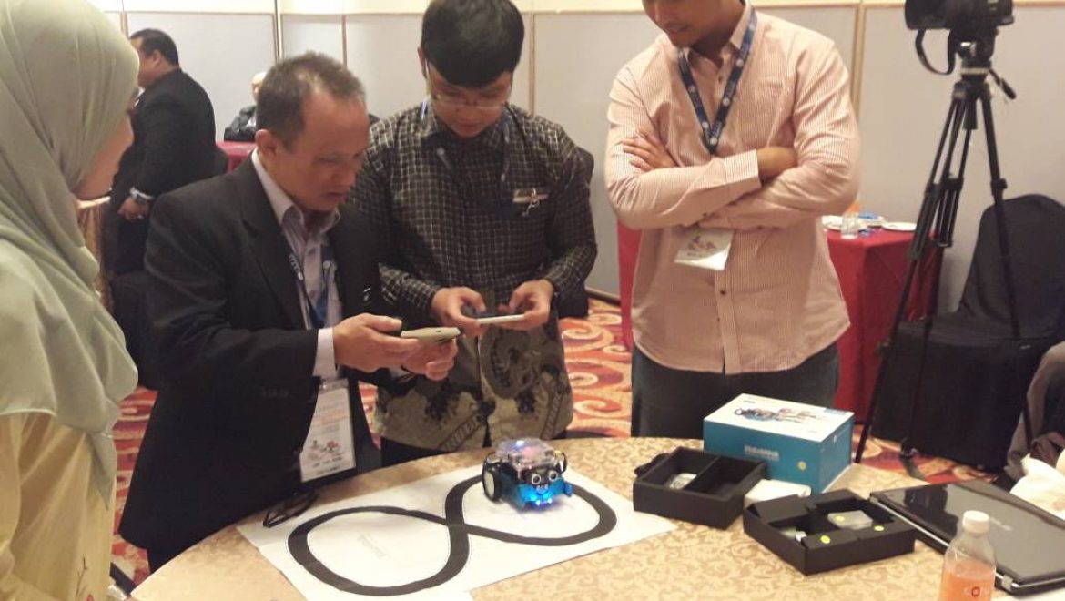 SEAQIS staff participated in Workshop on Computer Science Education