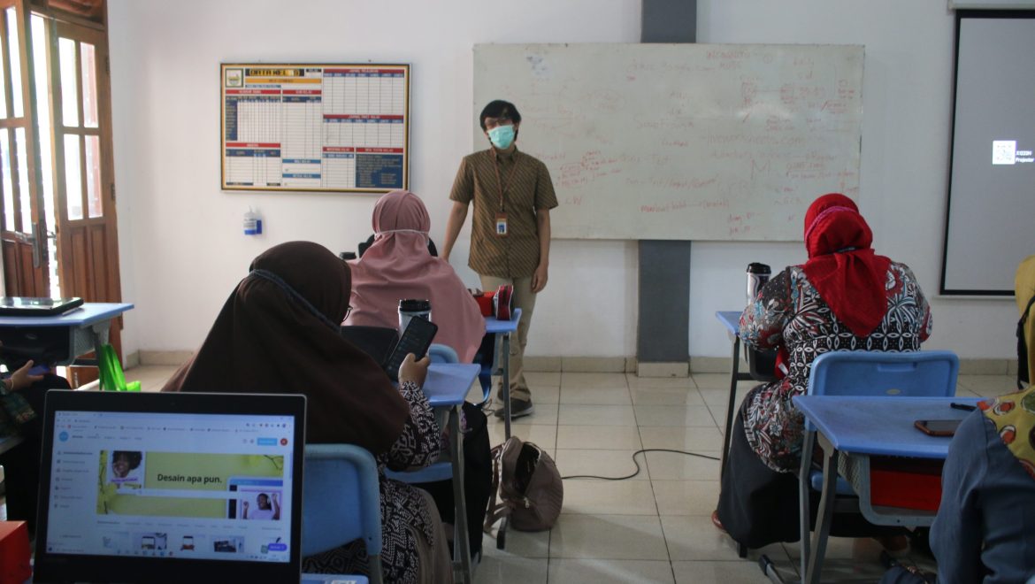 Training on the Use of Online Learning Application for Primary and Junior Secondary School Teachers in Purwakarta Regency, Batch I