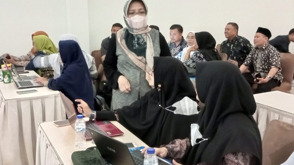 Training on Kurikulum Merdeka Implementation for Middle School Principal and Vice Principal in Bogor Regency