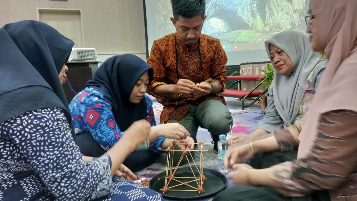 Spreading STEM Education in South Sulawesi
