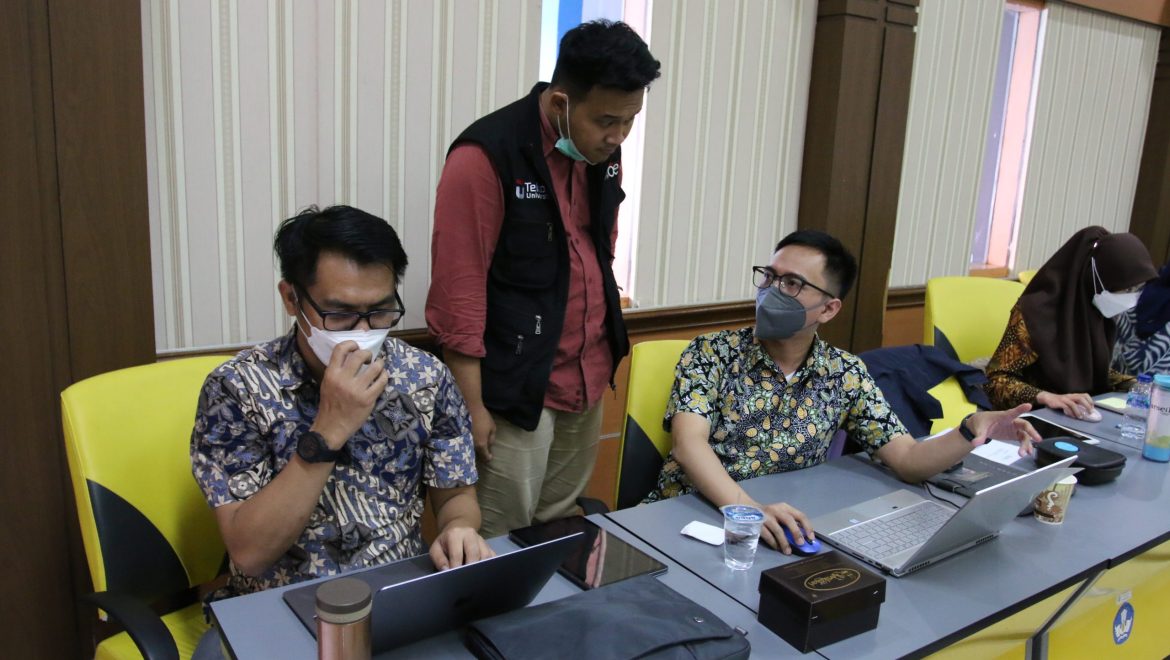 Utilising Media Learning Management System for Distance Learning