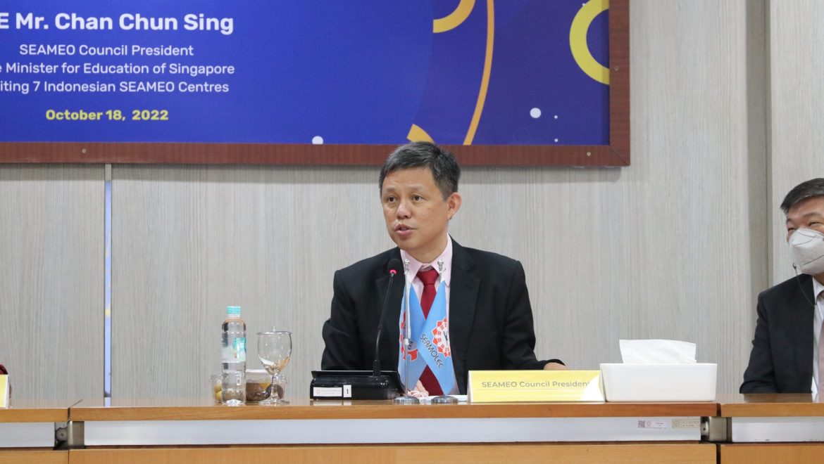 Official Visit of The Minister for Education of Singapore to 7 SEAMEO Centres in Indonesia