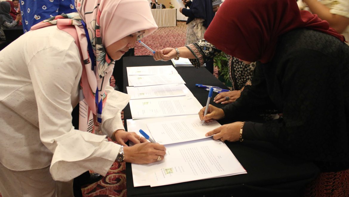 SEAQIS Research Grant 2018 (selection and signing of contract)