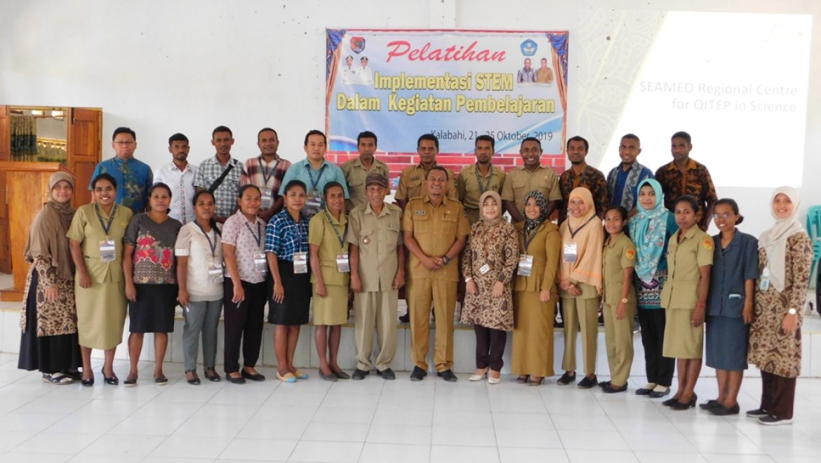 Training on STEM Implementation in Learning for Elementary, Middle and High School Teachers in Alor Regency