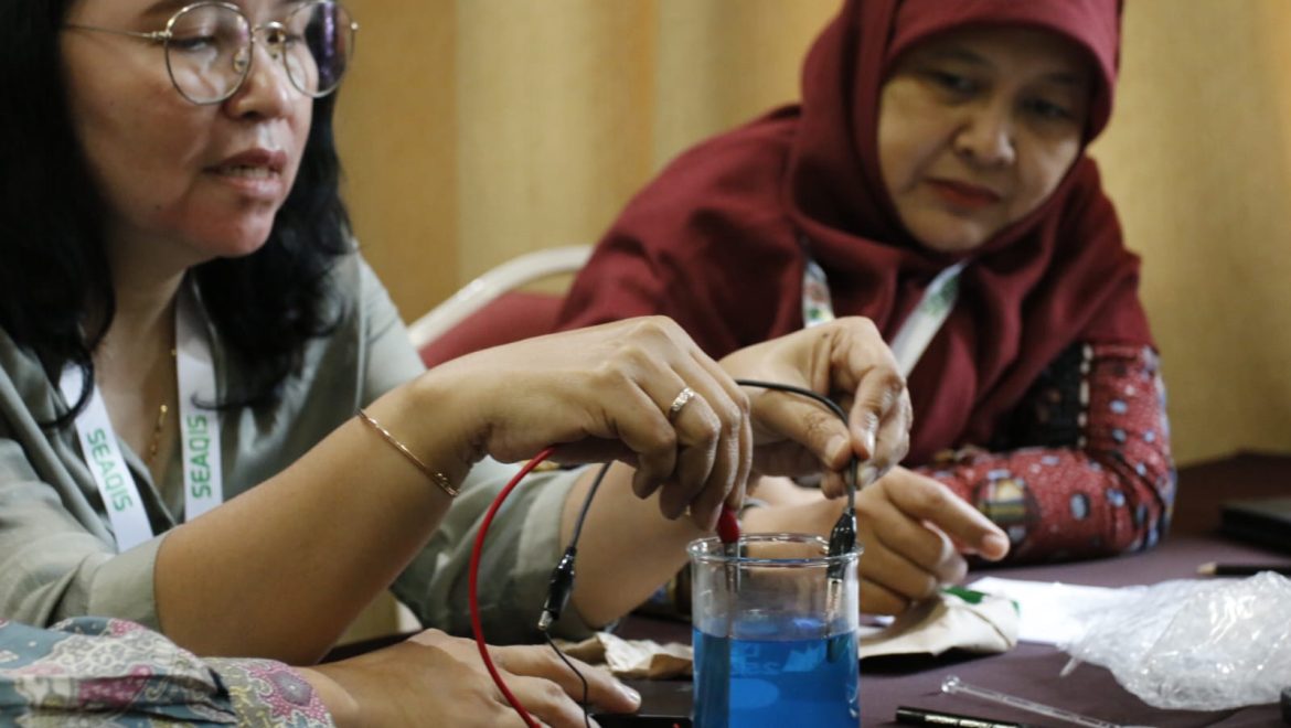 SEAQIS Advances Chemistry Learning with Computational Thinking Training