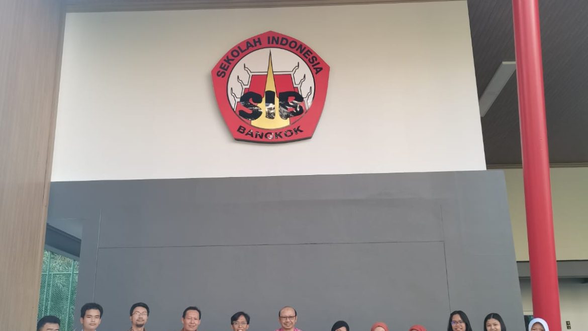 Exploring Collaboration on STEM Training in Bangkok